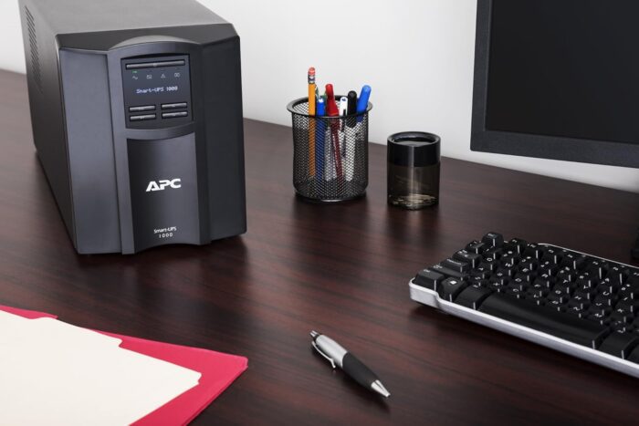 APC SMT1000IC Smart-UPS 1000VA LCD 230V Interface Port(s)